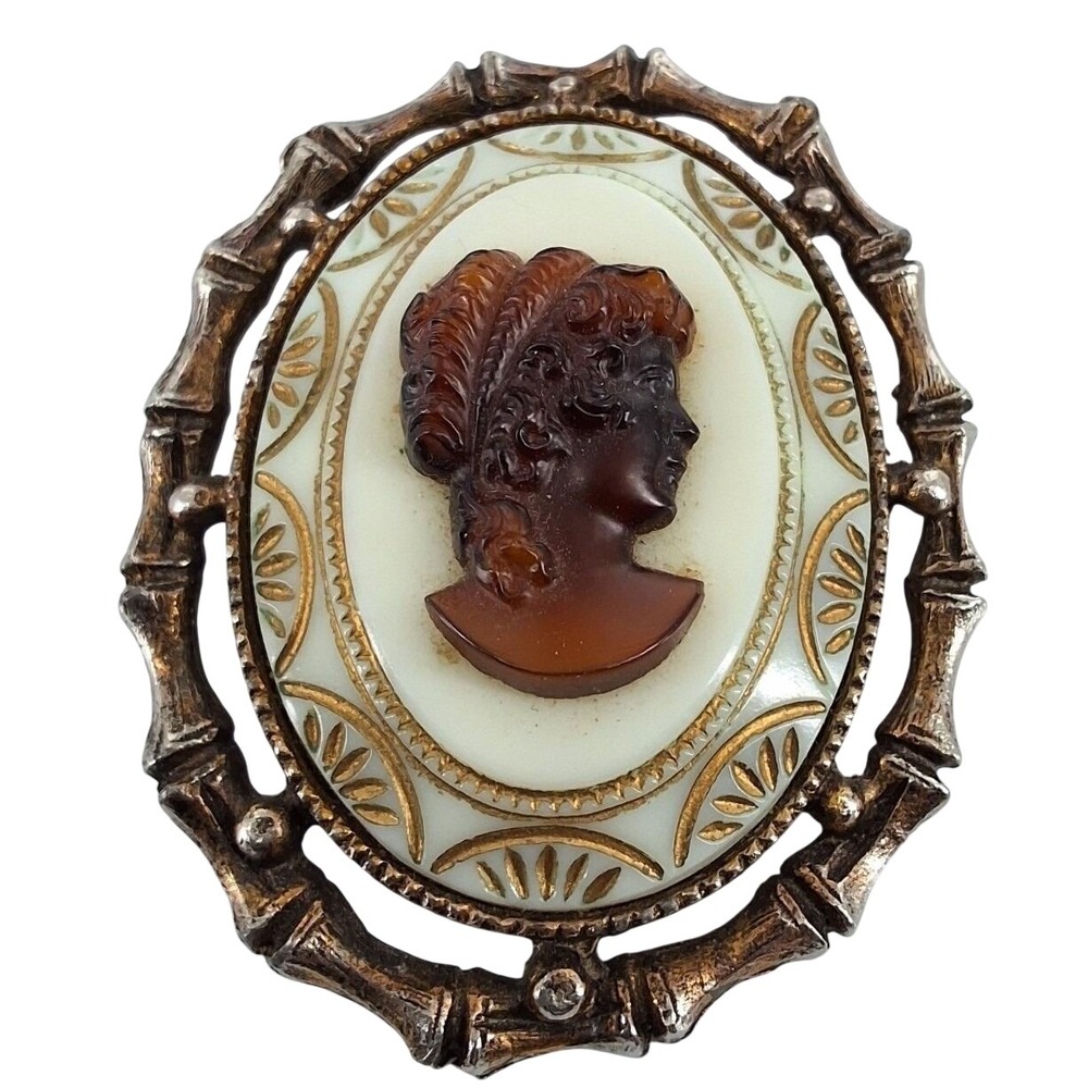 Vintage Root Beer Cameo Brooch Pendant Gold Tone‎ Milk Glass Style Bamboo Frame